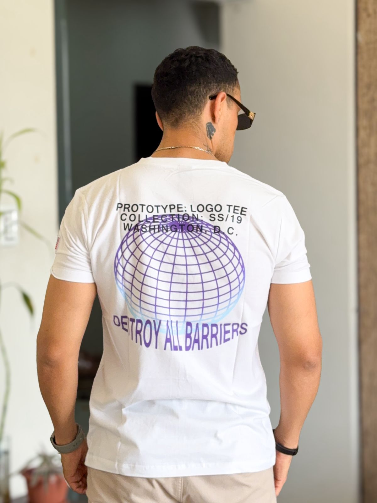 Polera nasa blanca diseños lilas