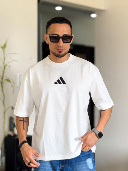 Polera Adidas training oversize blanca