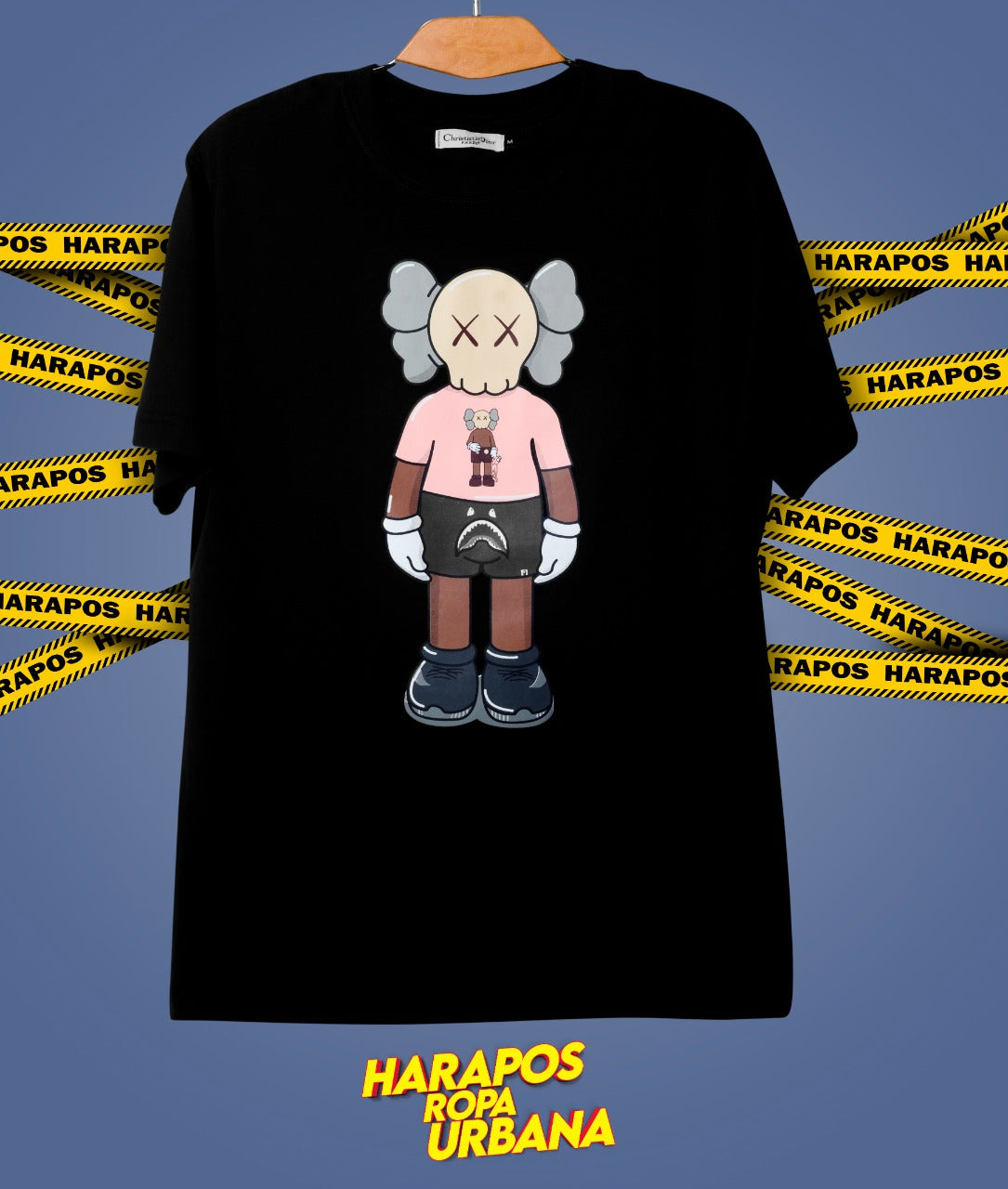 Polera dior negra kaws parado