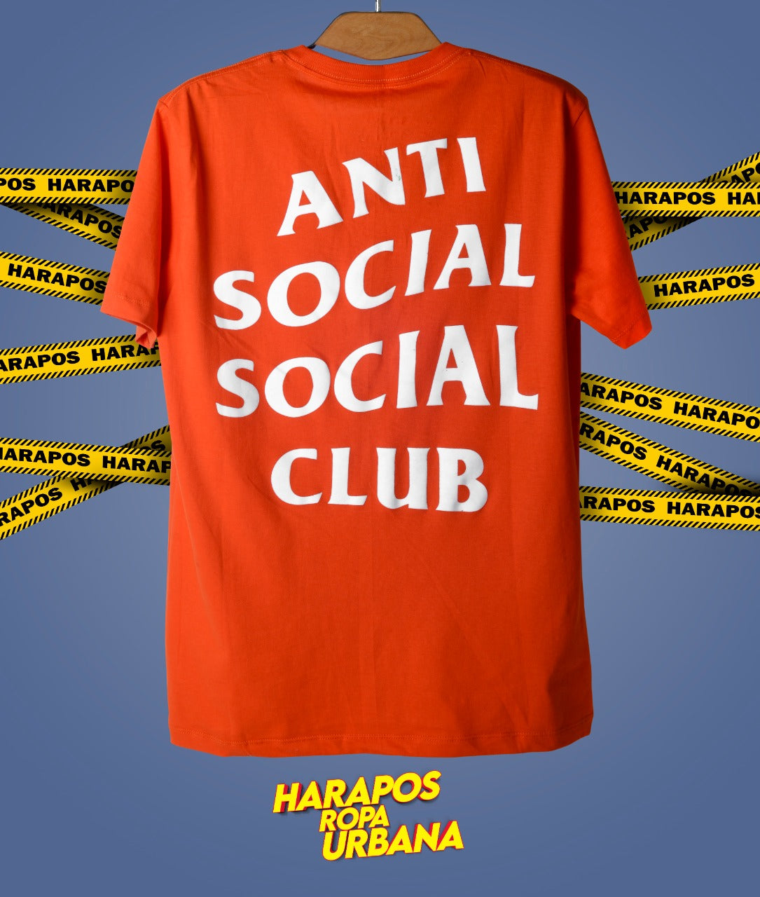Polera antisocial naranja letras blancas