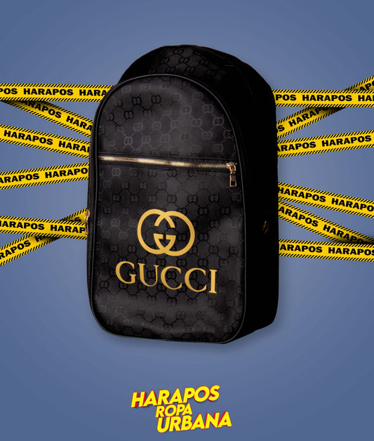 Mochila Gucci de cuero negra letras dorada