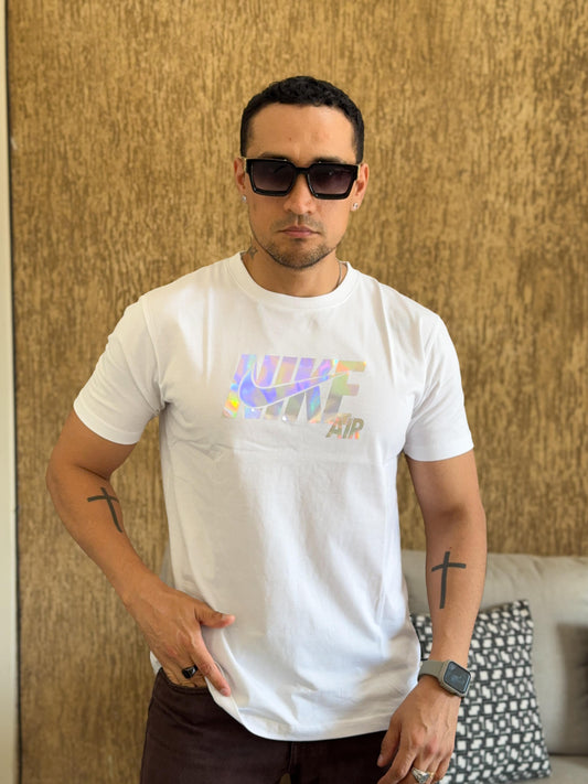 Polera nike blanca holografica