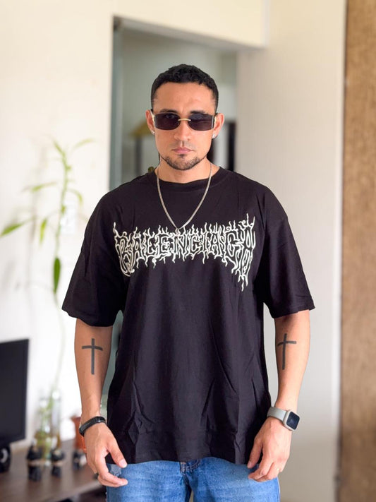 Polera balenciaga oversize negra estilo peso pluma