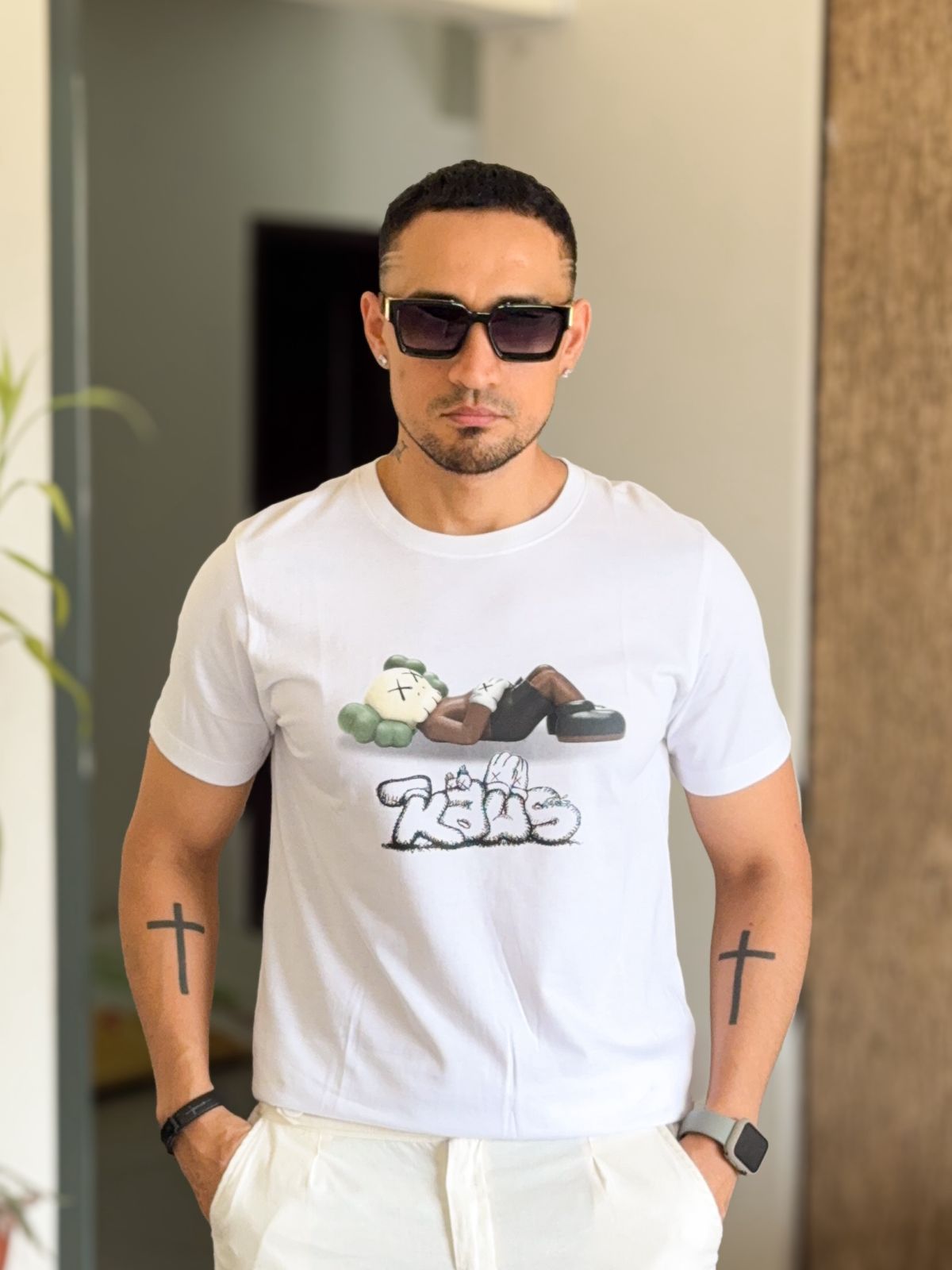 Polera dior blanca kaws echado