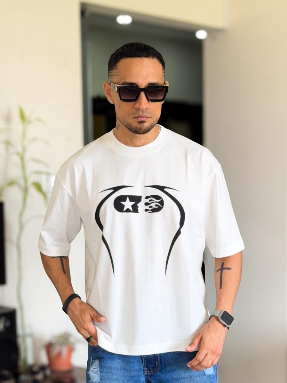 Polera Hellstar Boxifit blanca