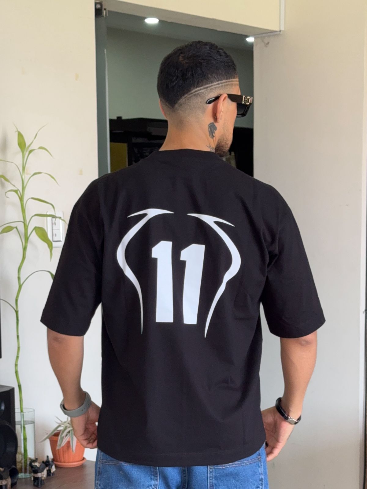 Polera Hellstar Boxifit negra